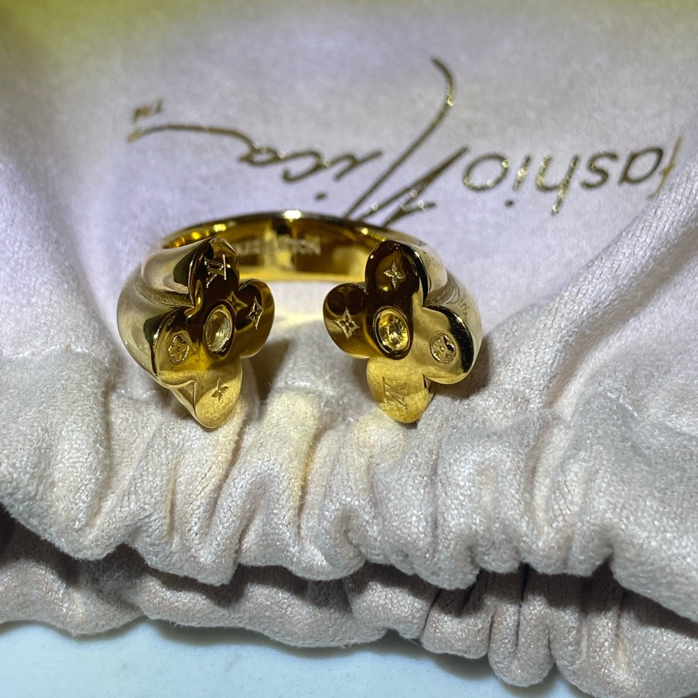 Louis Vuitton Vague First Ring size 6.25